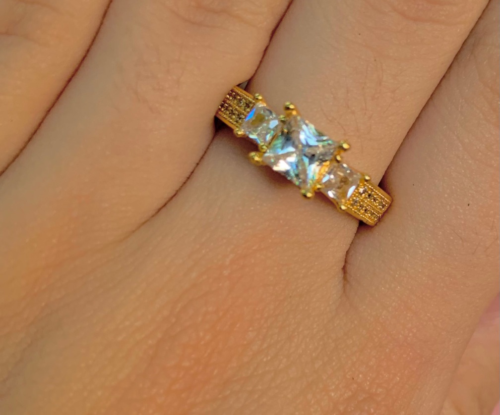 Anillo tipo princesa corona escalonada