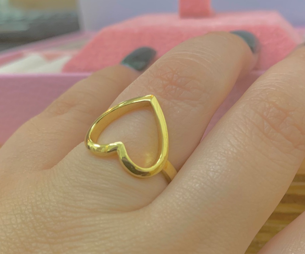 Anillo dorado corazón