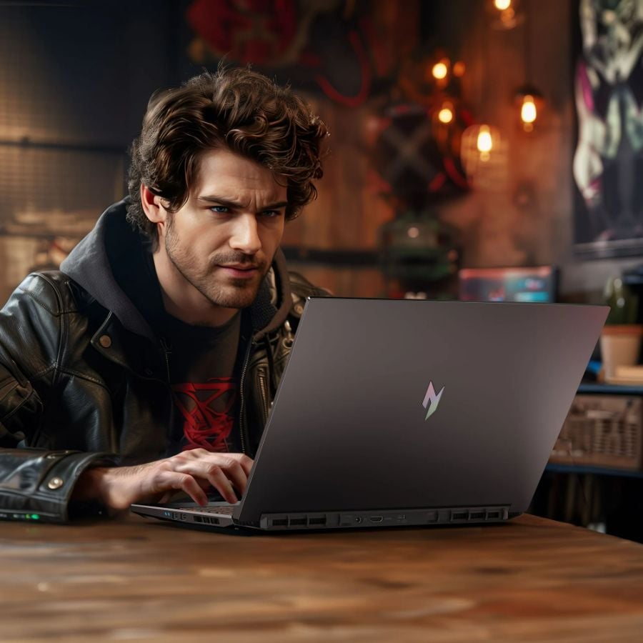 Acer Nitro V 16 1TB Almacenamiento NVIDIA® GeForce RTX™ 5050 8GB IPS 180Hz AMD Ryzen 5 240 Processor, GDDR7 VRAM, 16GB RAM, 1TB SSD, Obsidian Black