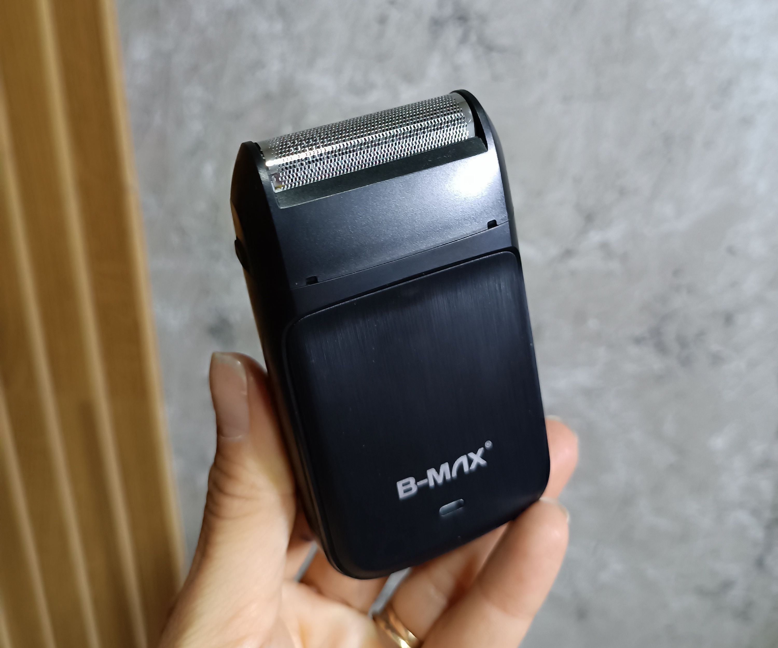 Barbeador elétrico B-Max