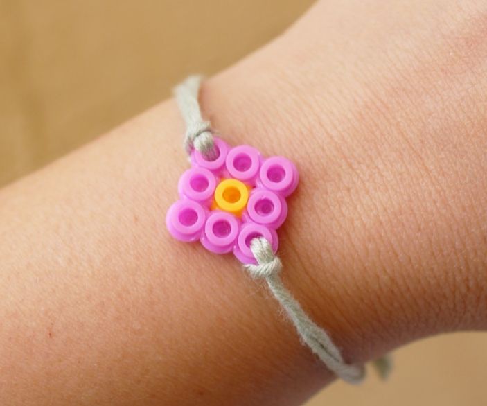 Pulsera hilo y dije