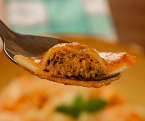 Ravioli tomate seco com muçarela de bufala e rúcula 400 gr