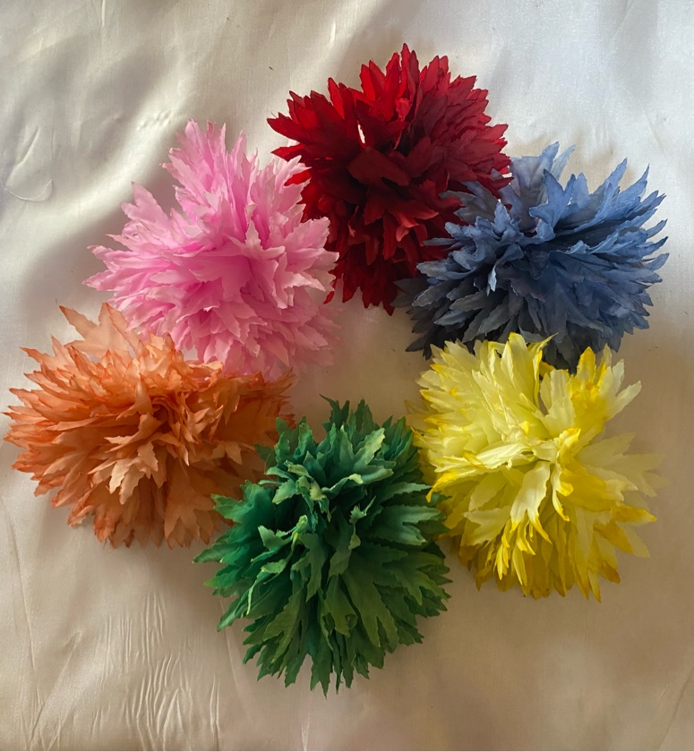 Bloom Spiky flowers