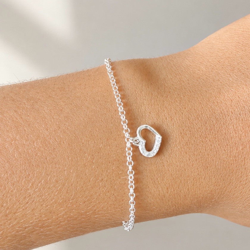 Pulseira coração meio cravejado