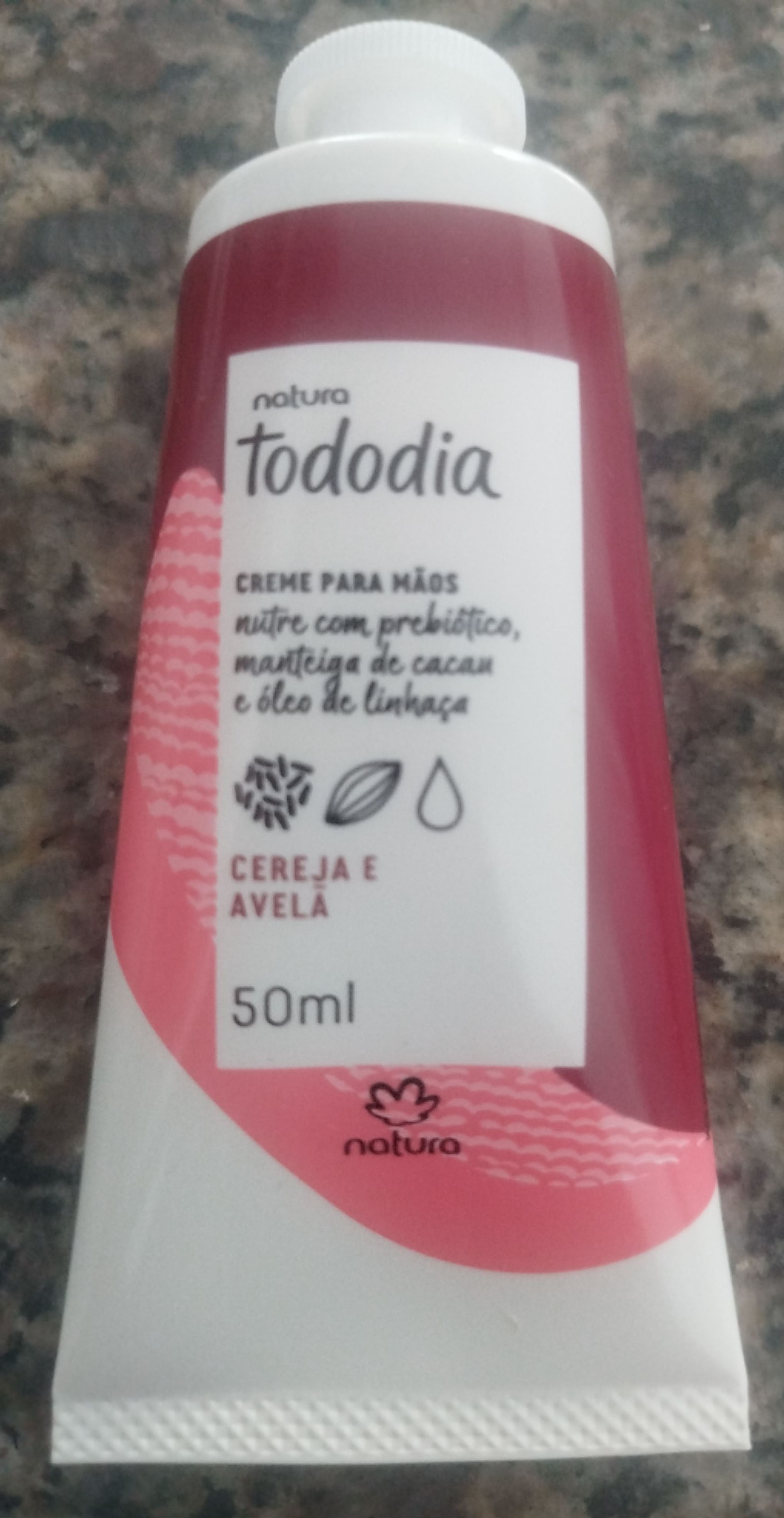 Natura creme de mãos cereja e avelã