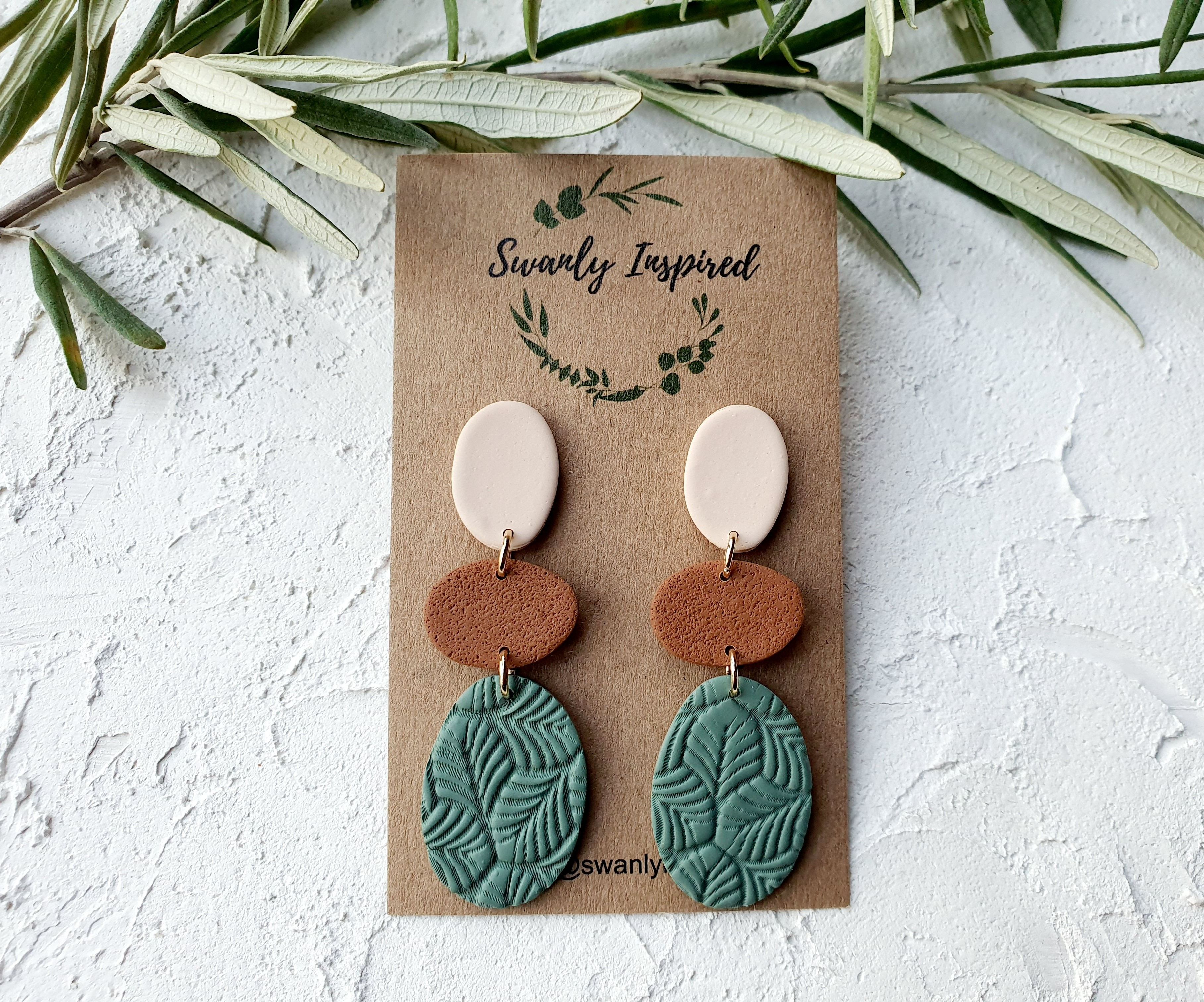 Sage, brown + sand pebbles