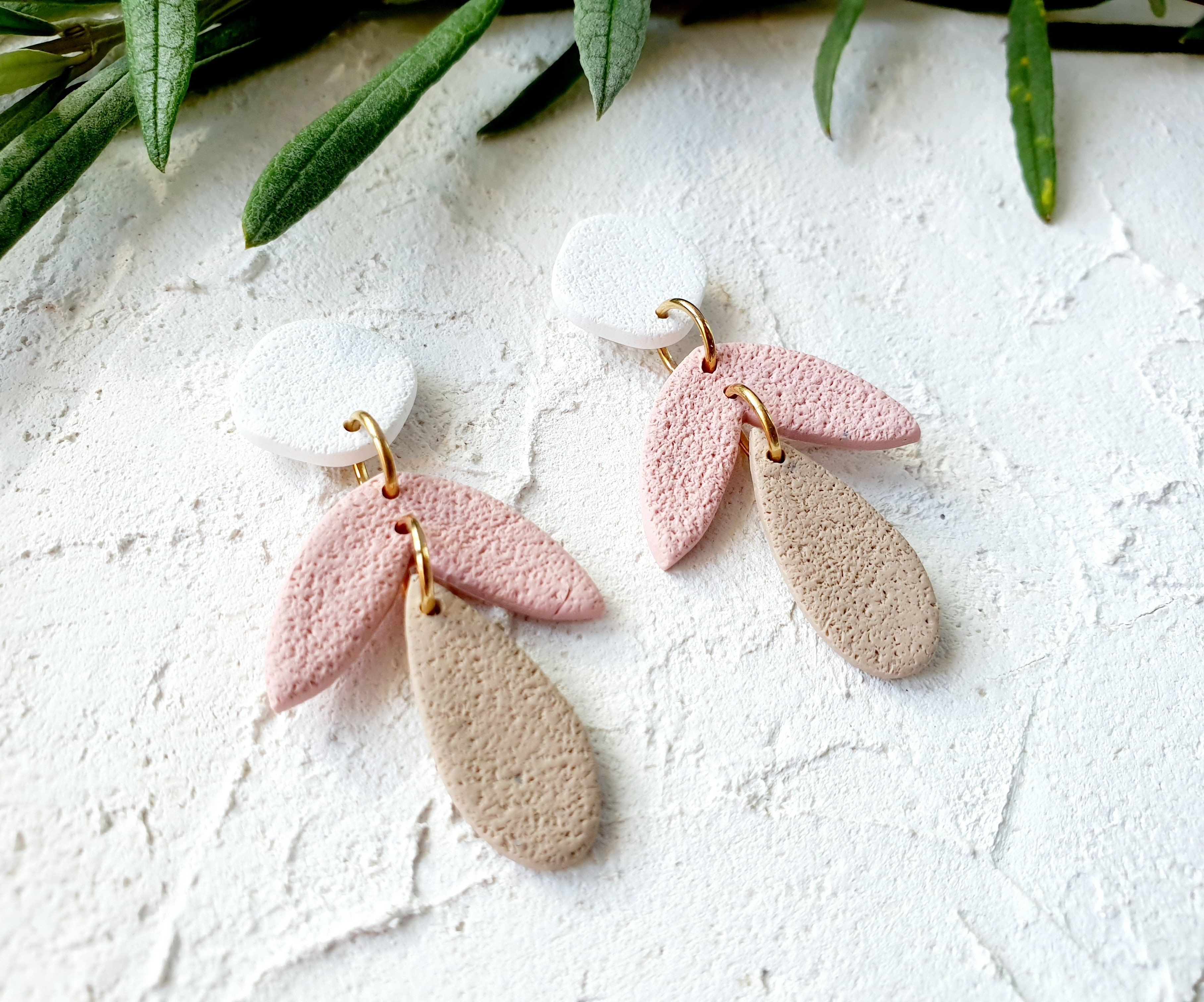 Belle, white + pink + sand