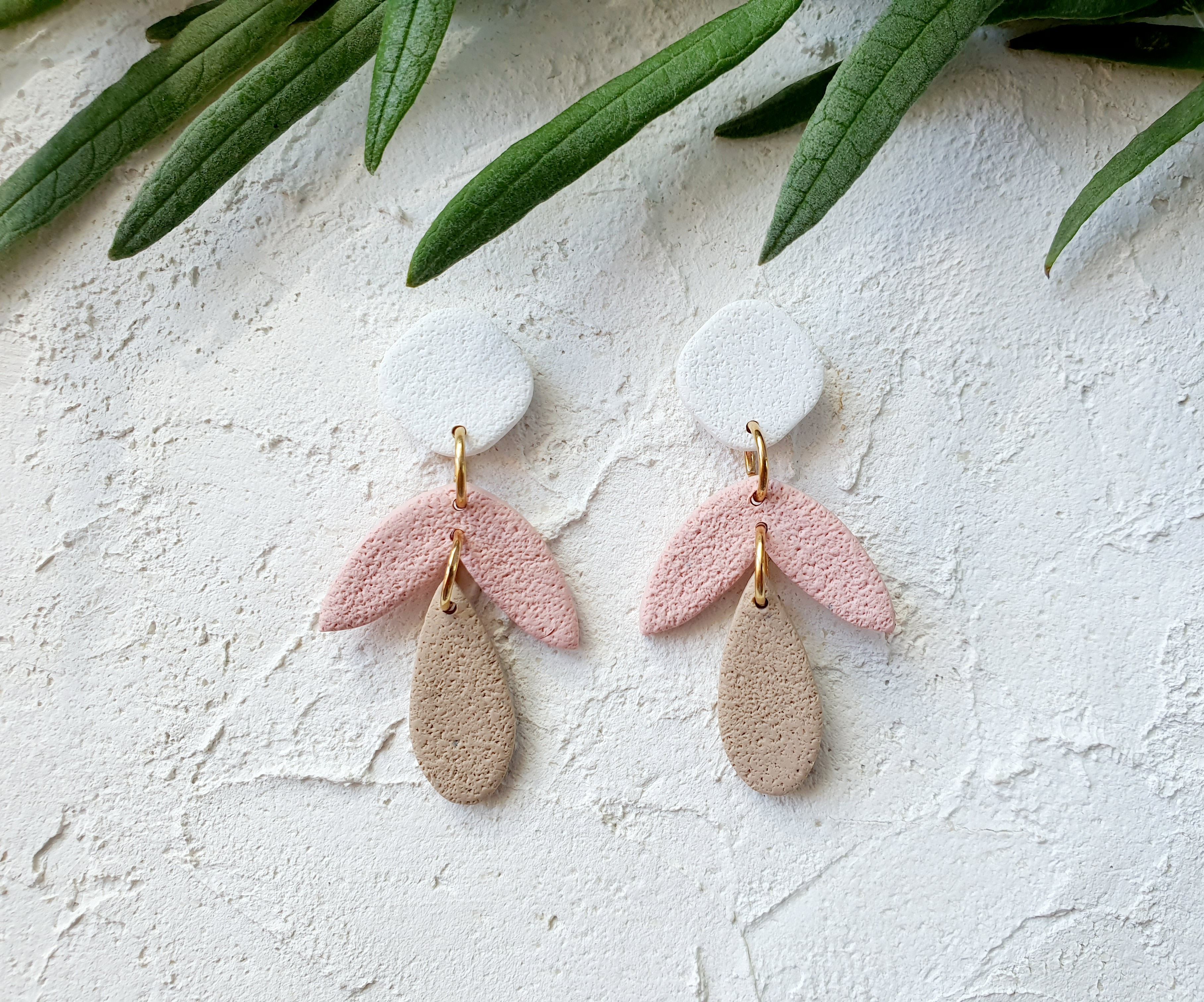 Belle, white + pink + sand