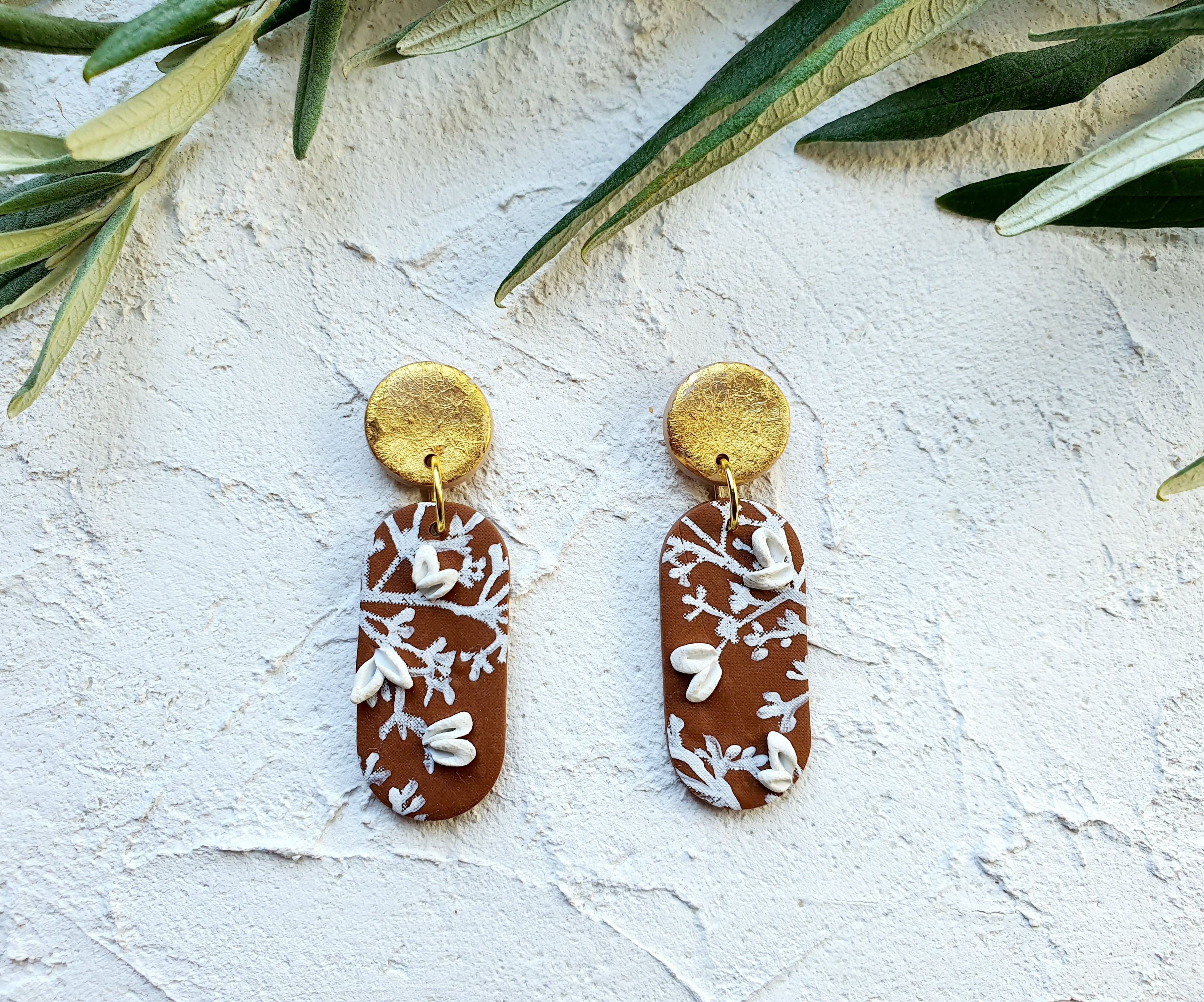 Caramel white print, square oval
