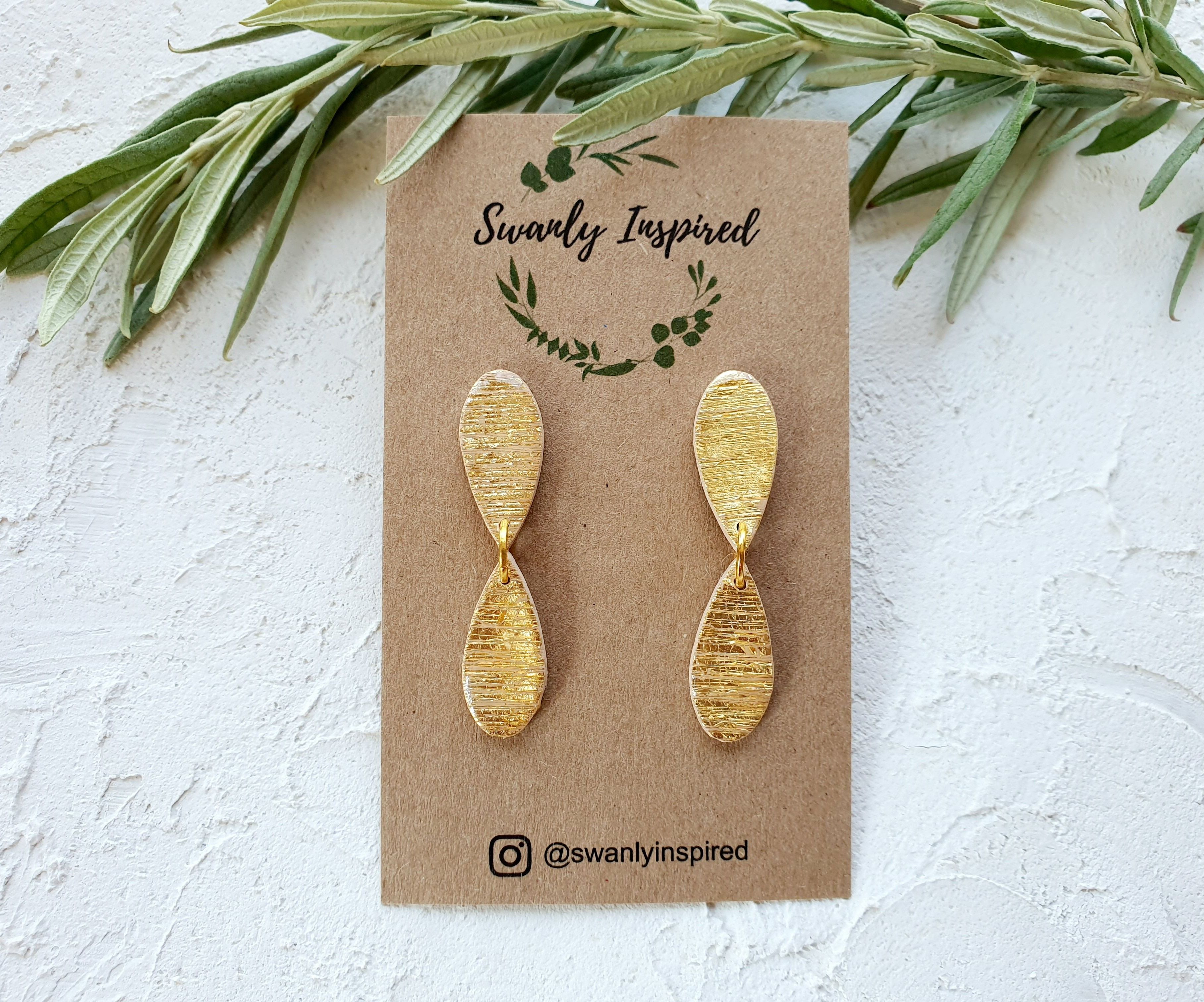 Double teardrop, gold leaf