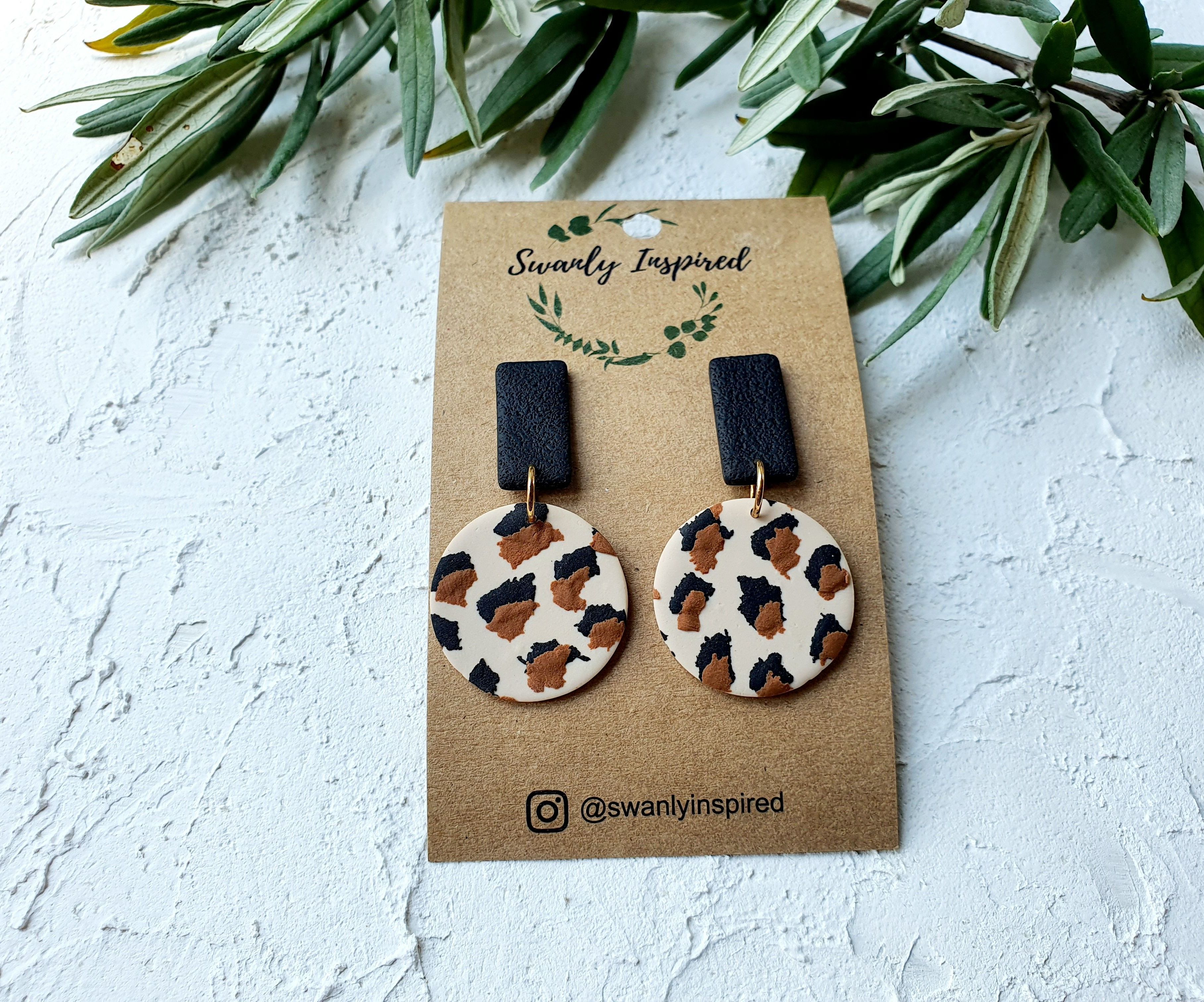 Leopard on beige circles