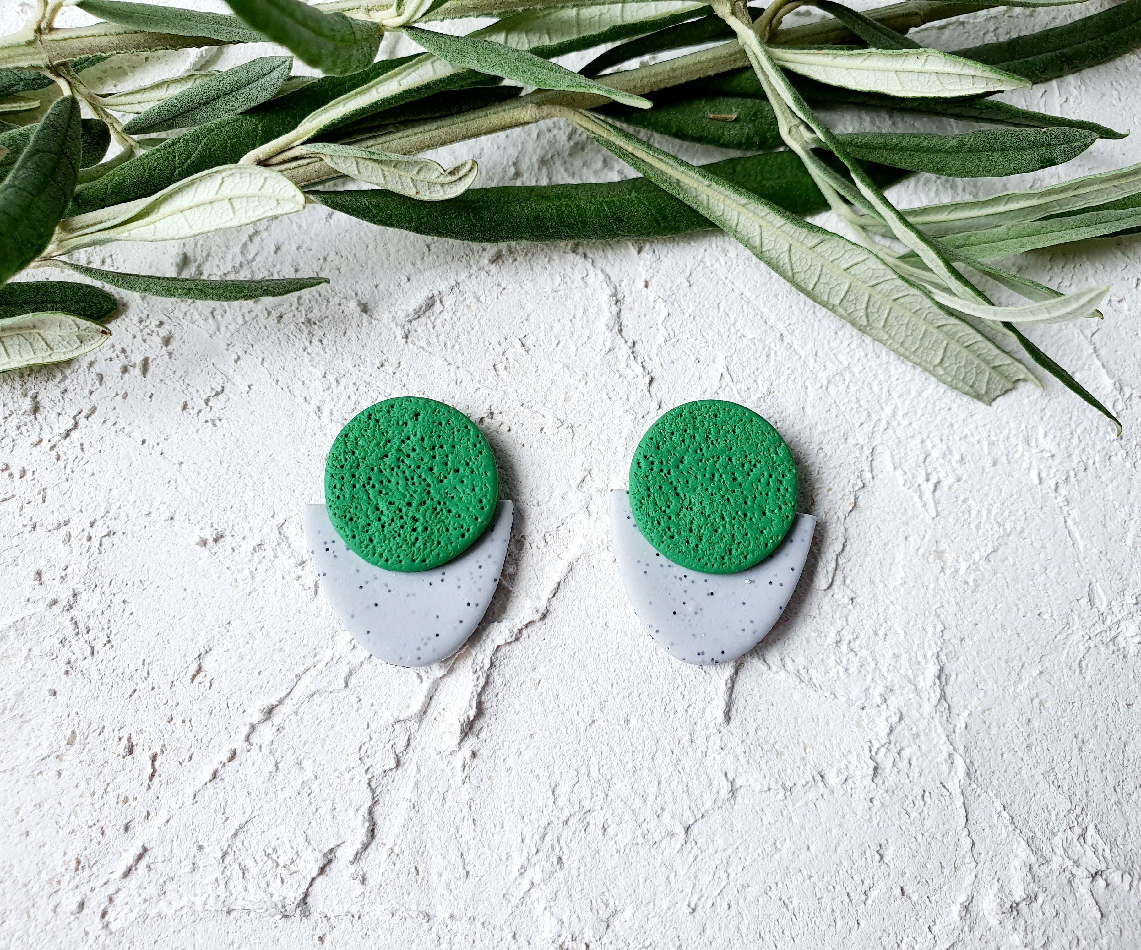 Lola stud, green