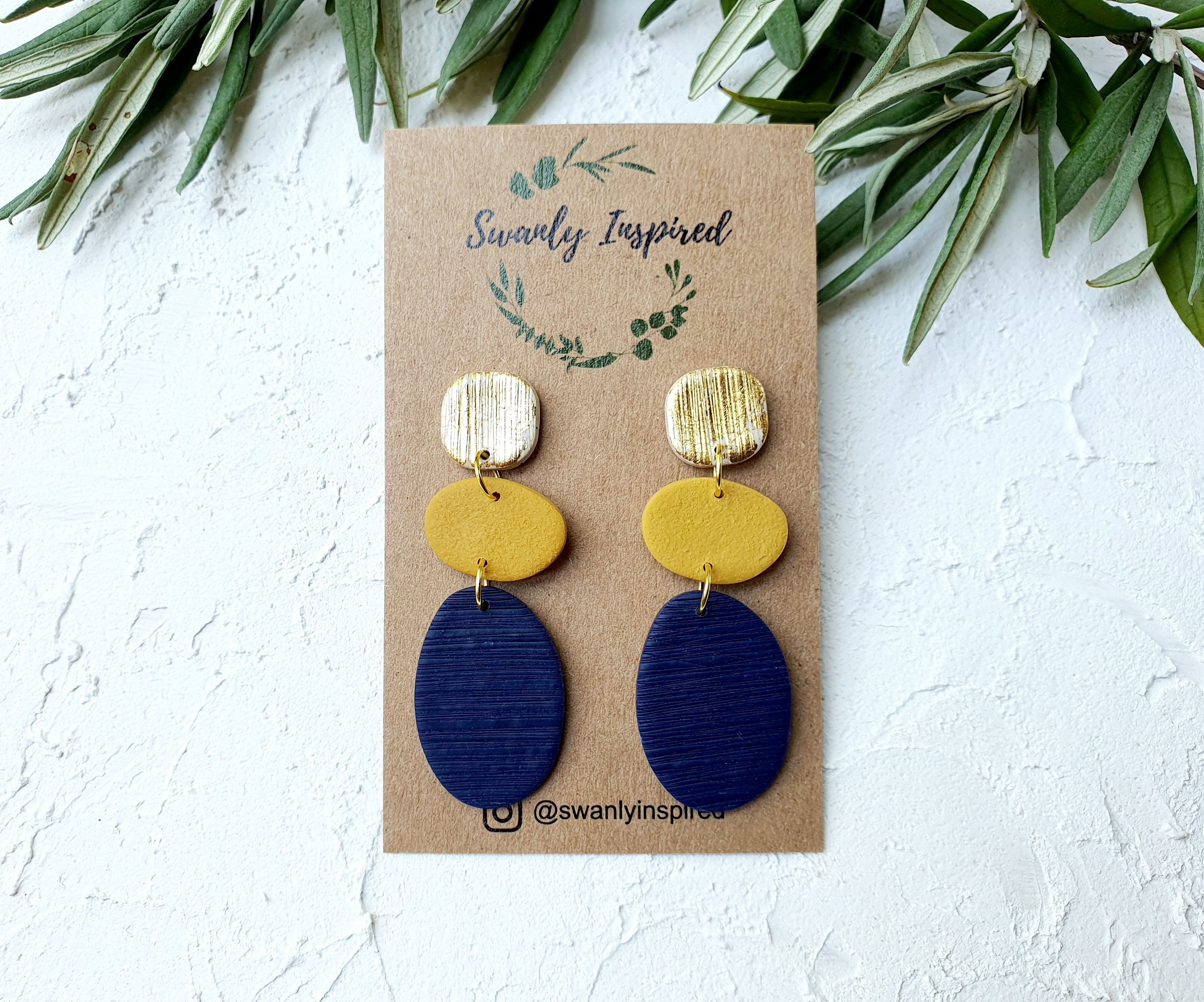 Navy + mustard and gold pebbles