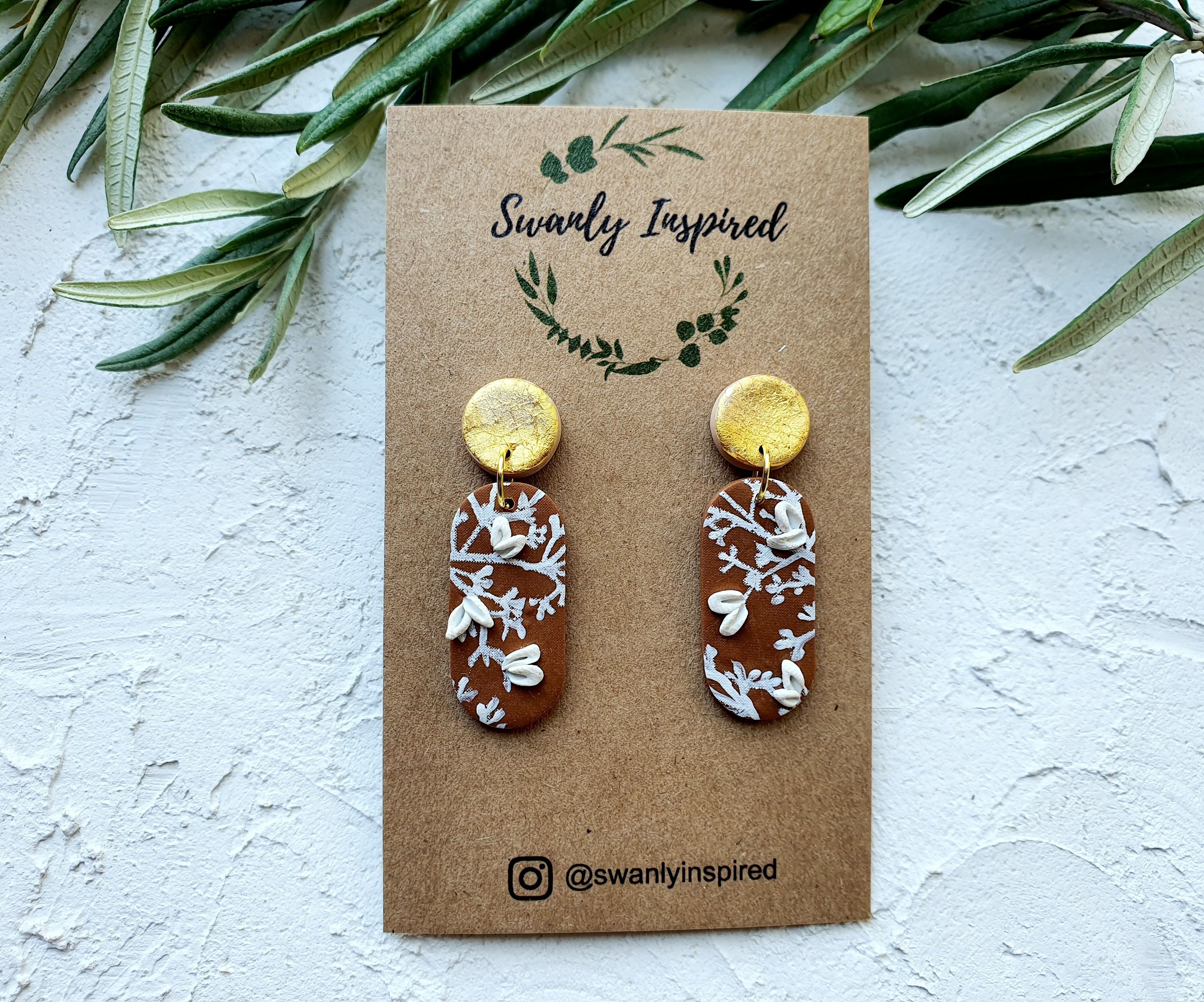 Caramel white print, square oval