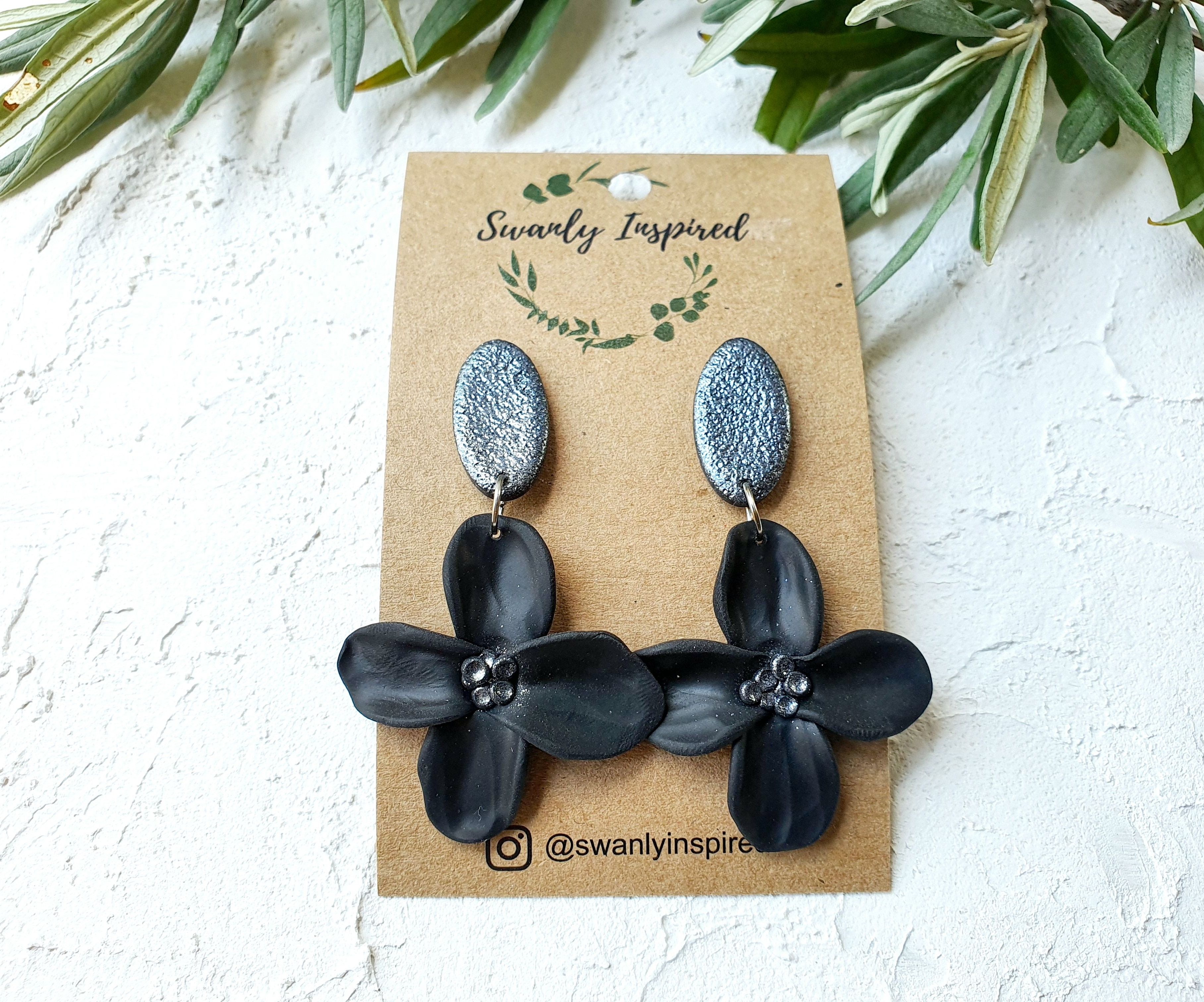 Black flower, big