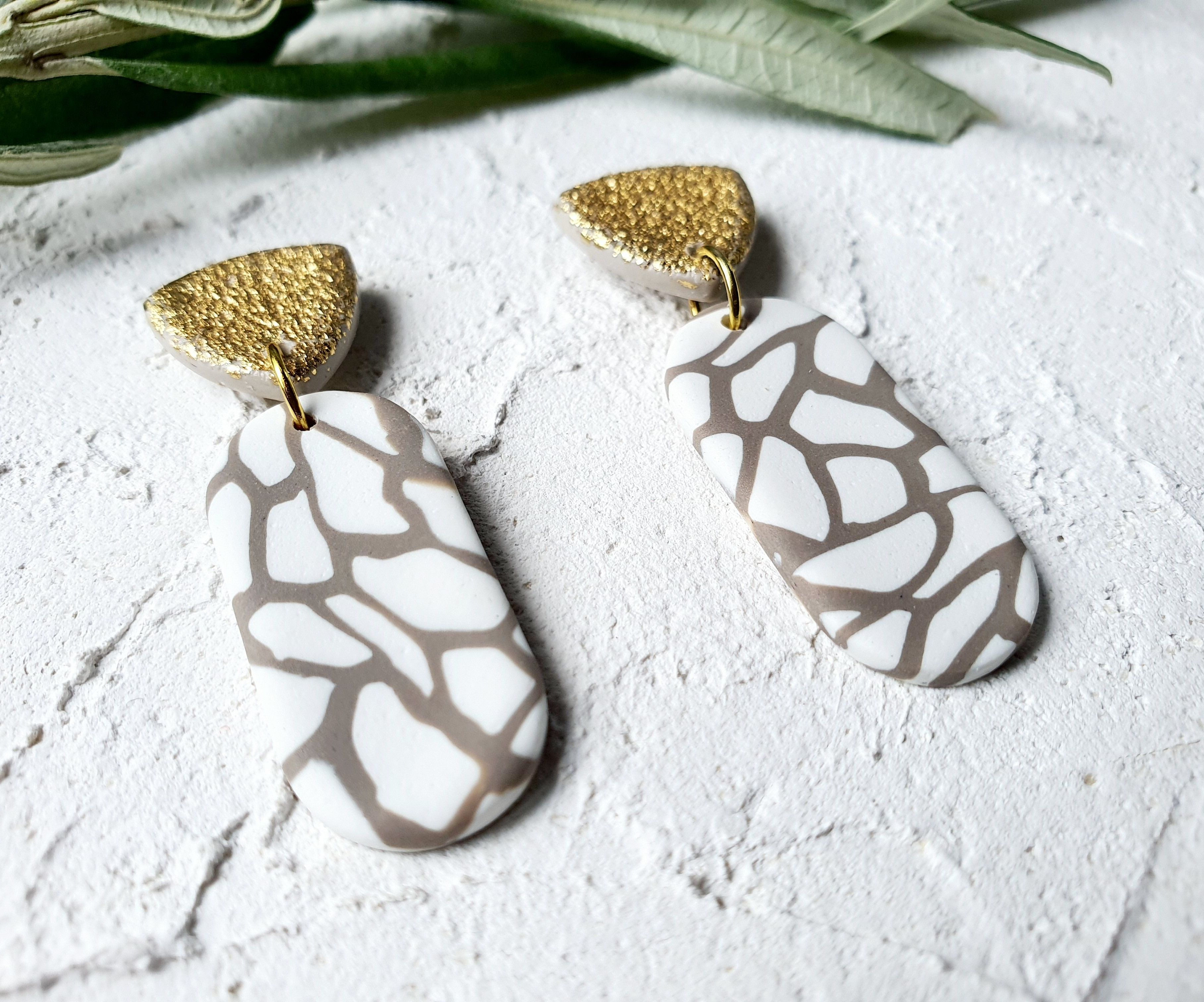 Grey + White cane, square oval