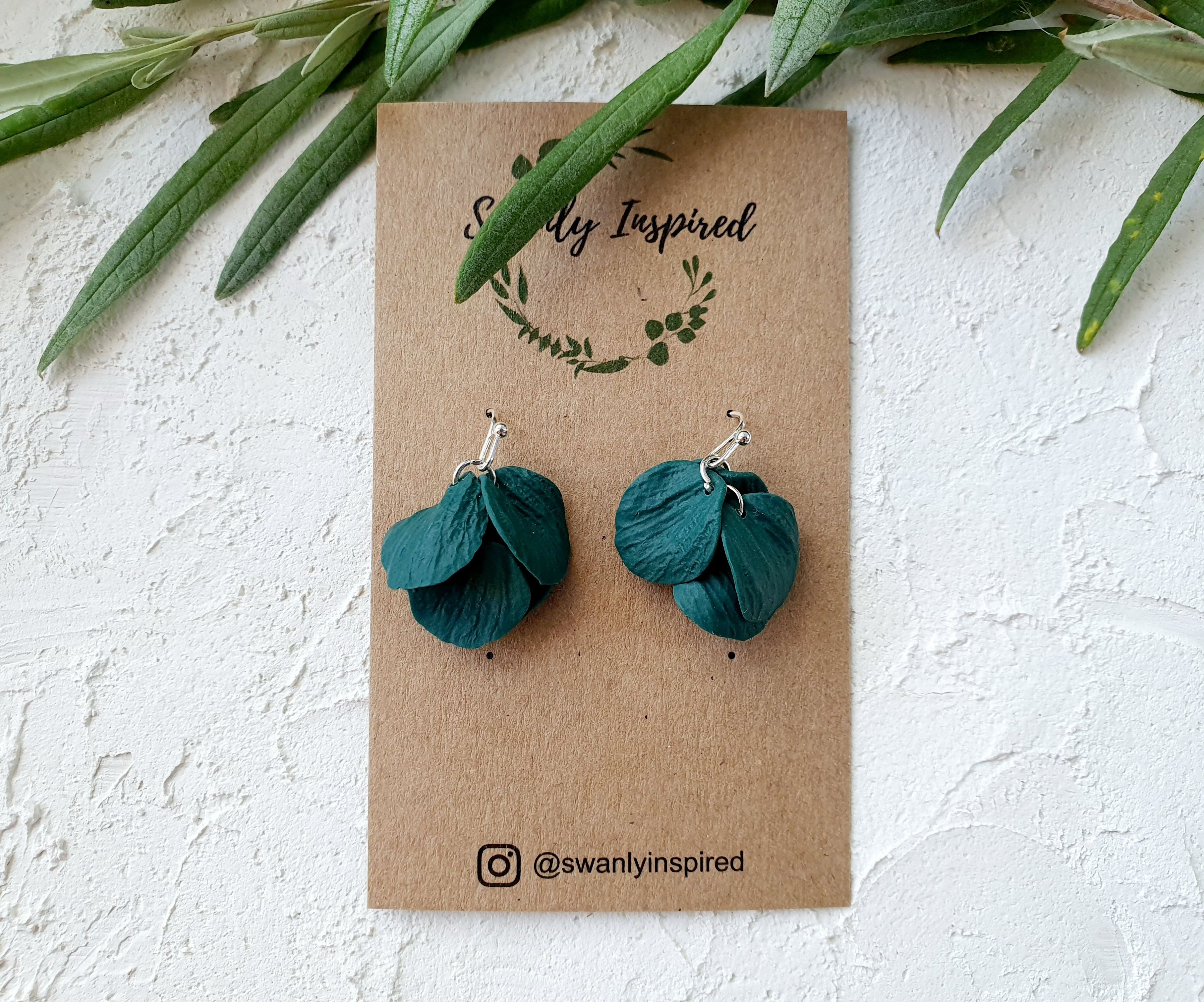 Emerald petals, small hooks
