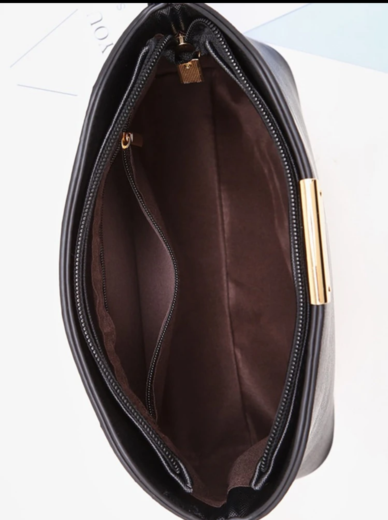 Bolso negro cuadrado