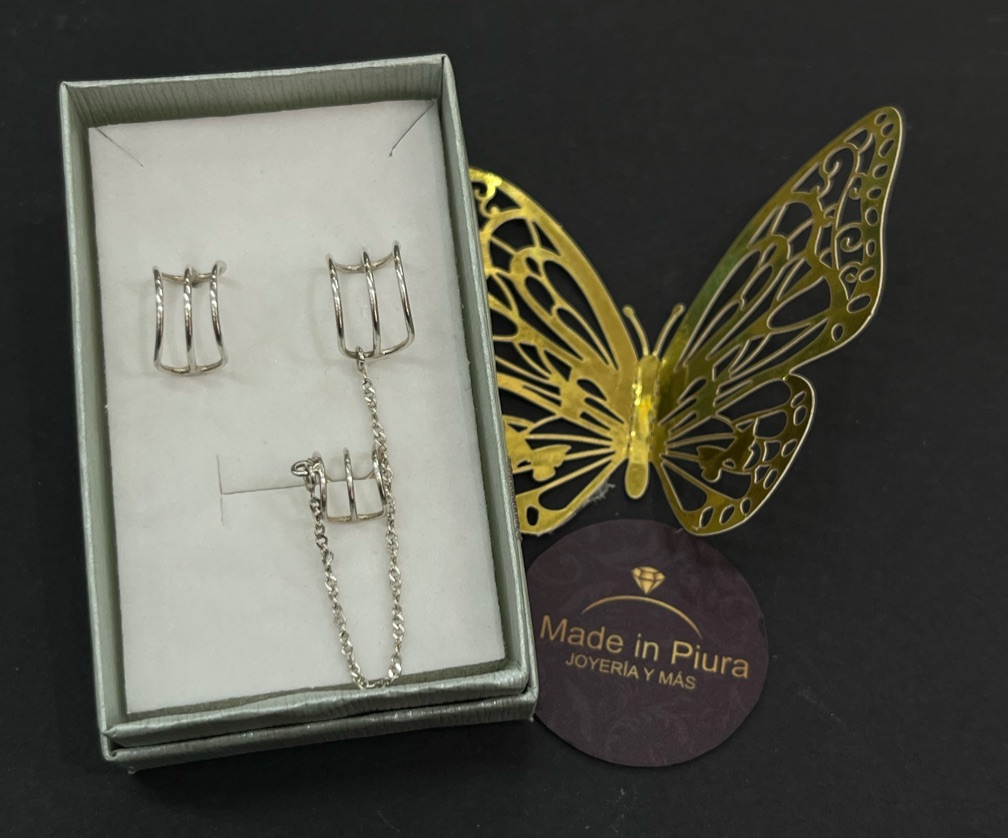 Arete colgante 3 rayas con 1 cadena.
