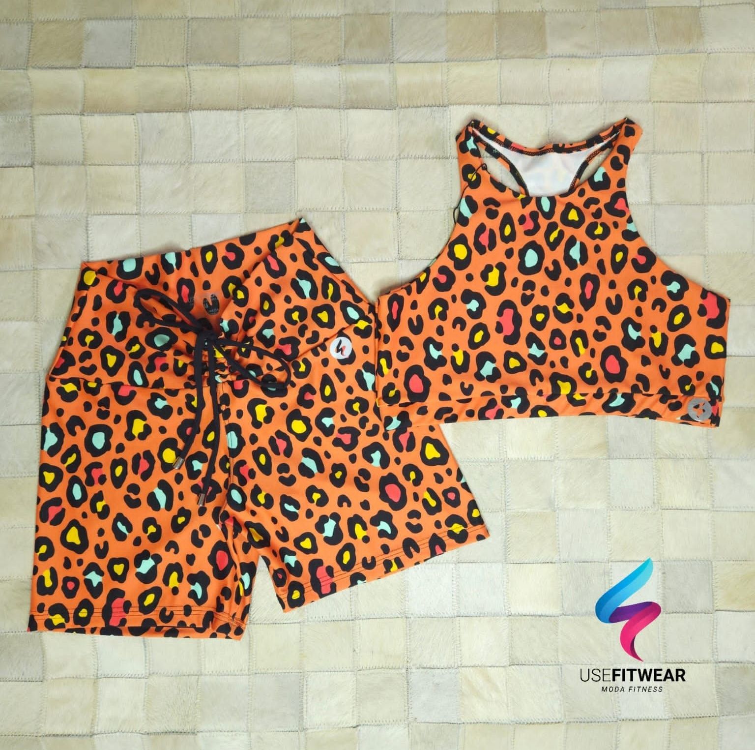 Conjunto Animal Print Short com Cordão e Cropped Cavado
