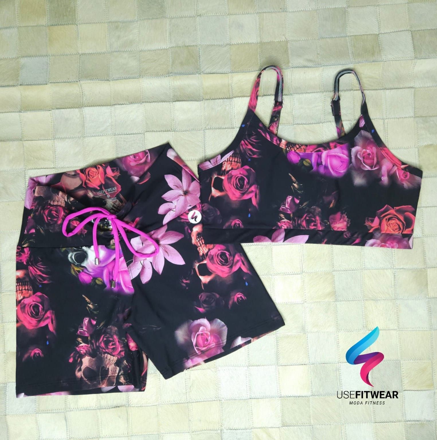 Conjunto Caveira Short com Cordão e Top Pratic
