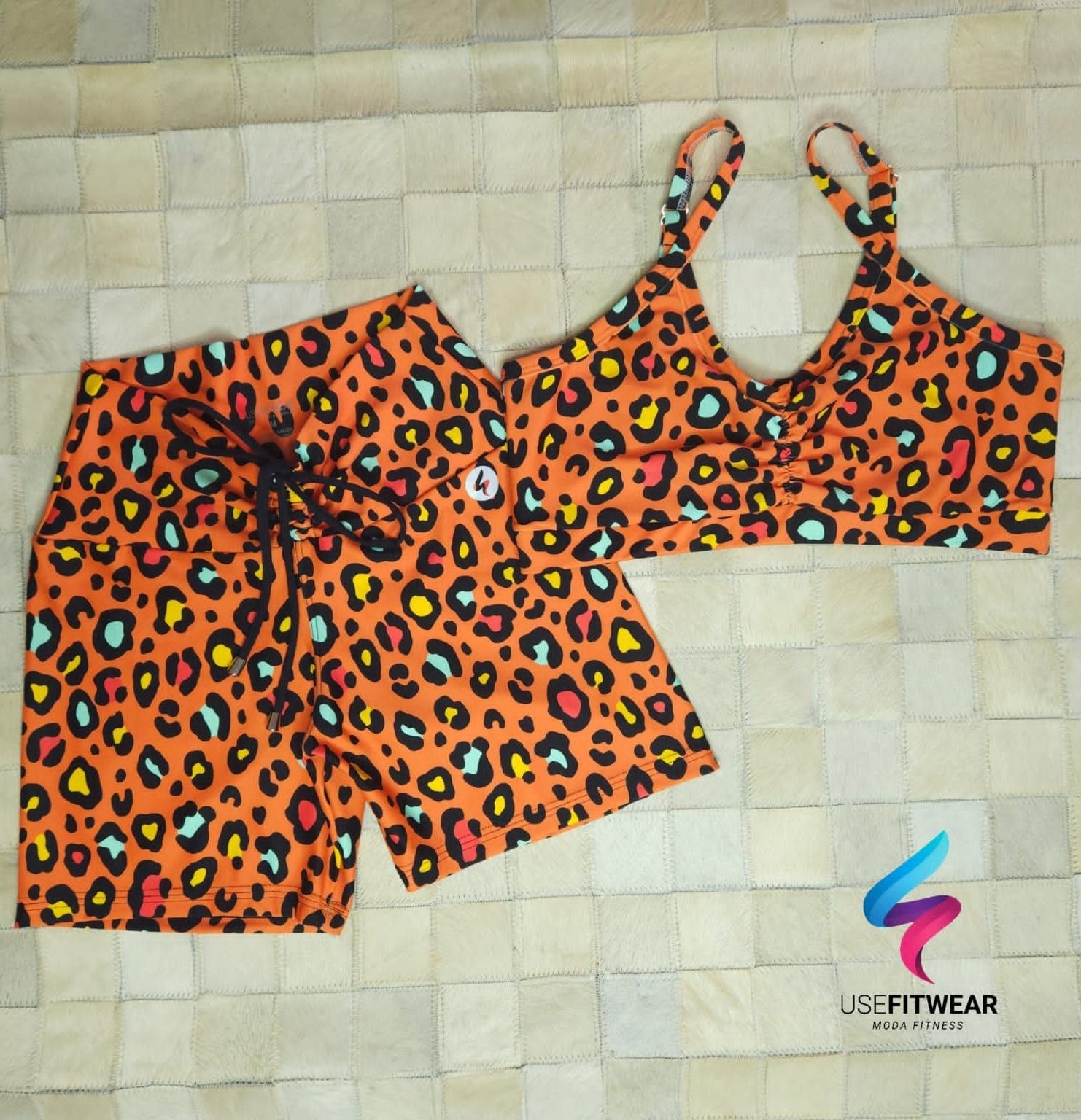 Conjunto Animal Print Short com Cordão e Top Shape