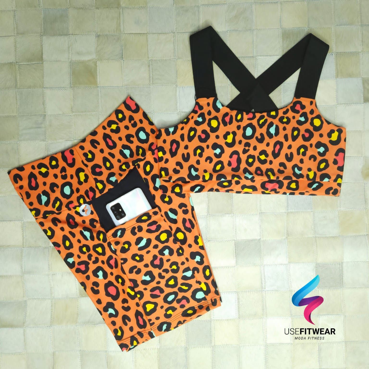 Conjunto Animal Print Short Bolsos e Top Power