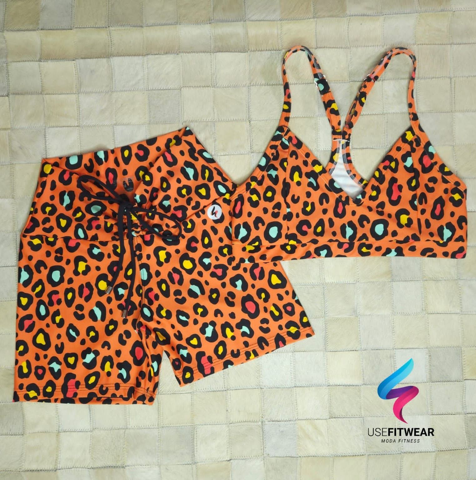 Conjunto Animal Print Short Cordão e Top New Verona