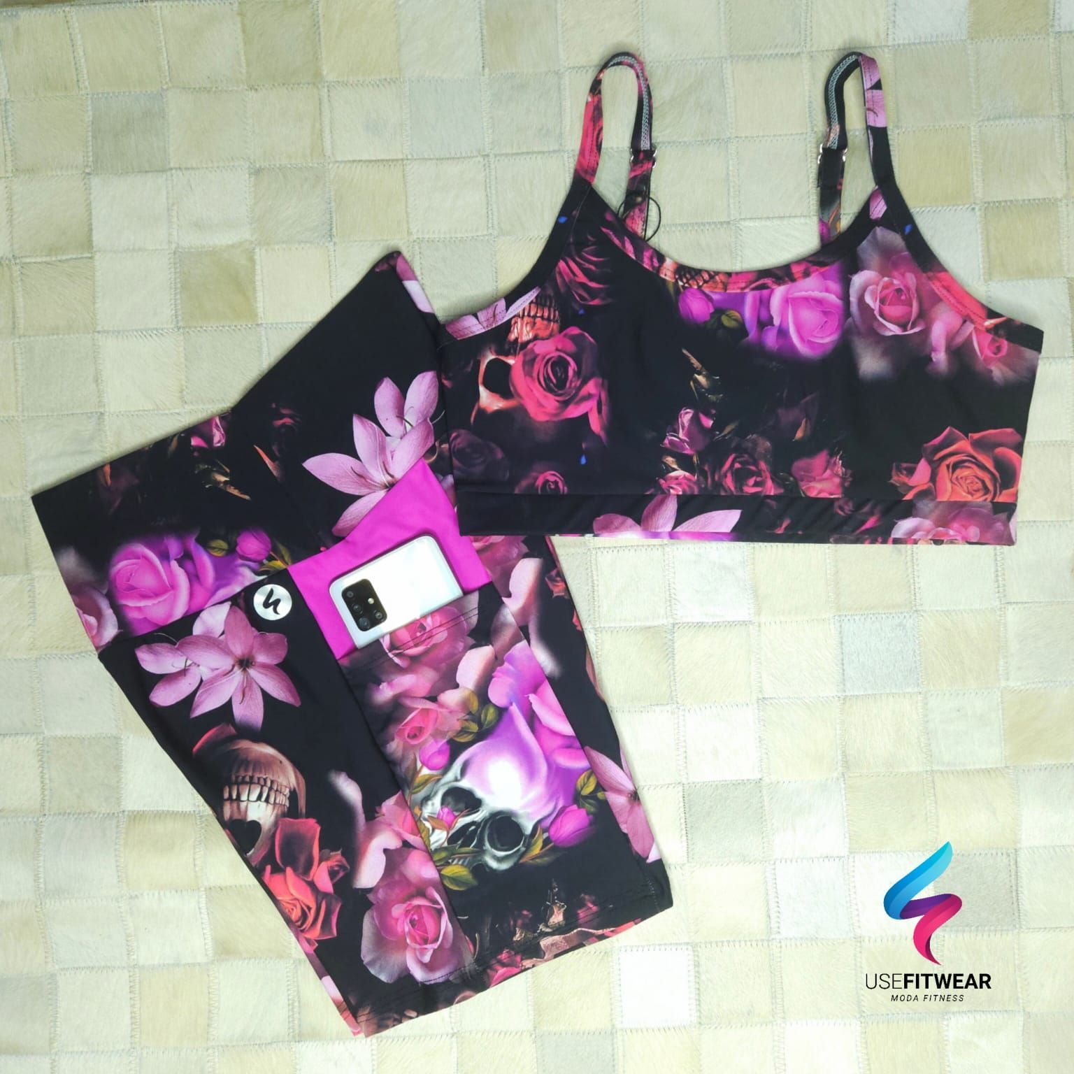 Conjunto Caveira Short Bolsos e Top Pratic