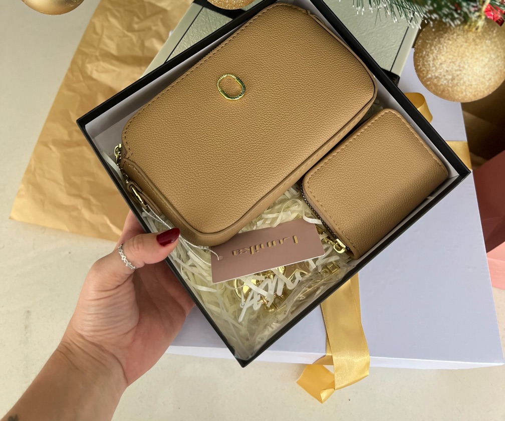 Kit LAÇOS ( Mini Bag+porta cartão+ chaveiro)