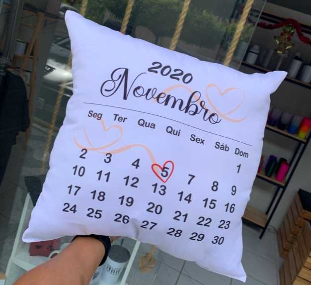 Almofada fundo branco 30x30