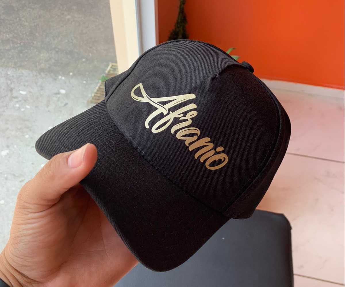 Boné reforçado