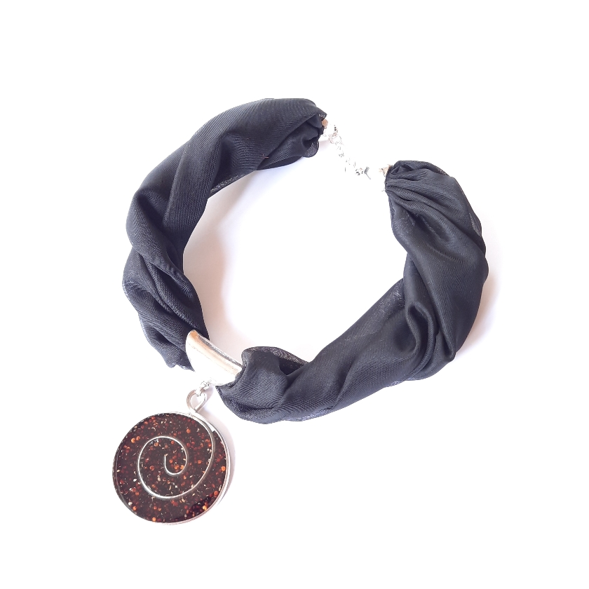 Collar Espiral con pañoleta