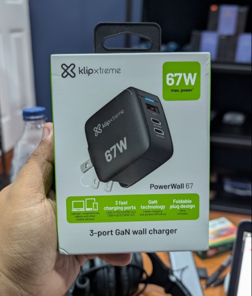 Cargador 67 Watts Klip Xtreme, 1 puerta USB A, 2 puertos tipo C