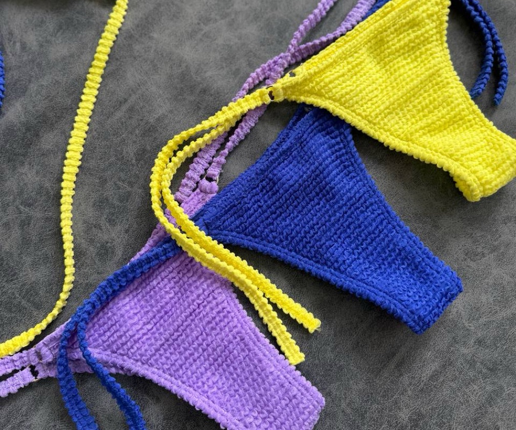 BIKINI LILO | Triángulo texturado Bali + less para atar | AR4735