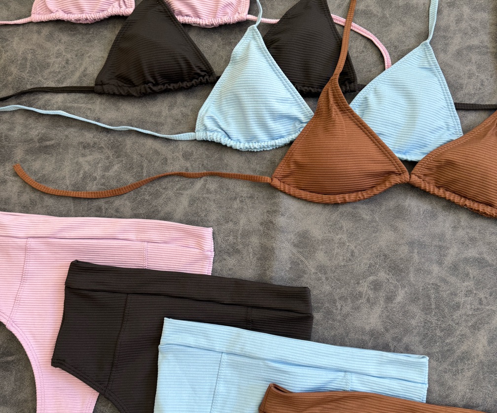 BIKINI EMA | Triángulo texturado + colaless tiro alto | AR9054