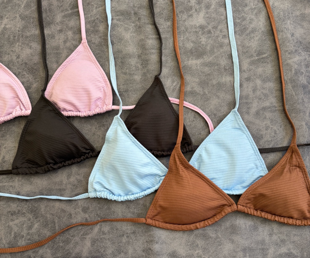 BIKINI EMA | Triángulo texturado + colaless tiro alto | AR9054