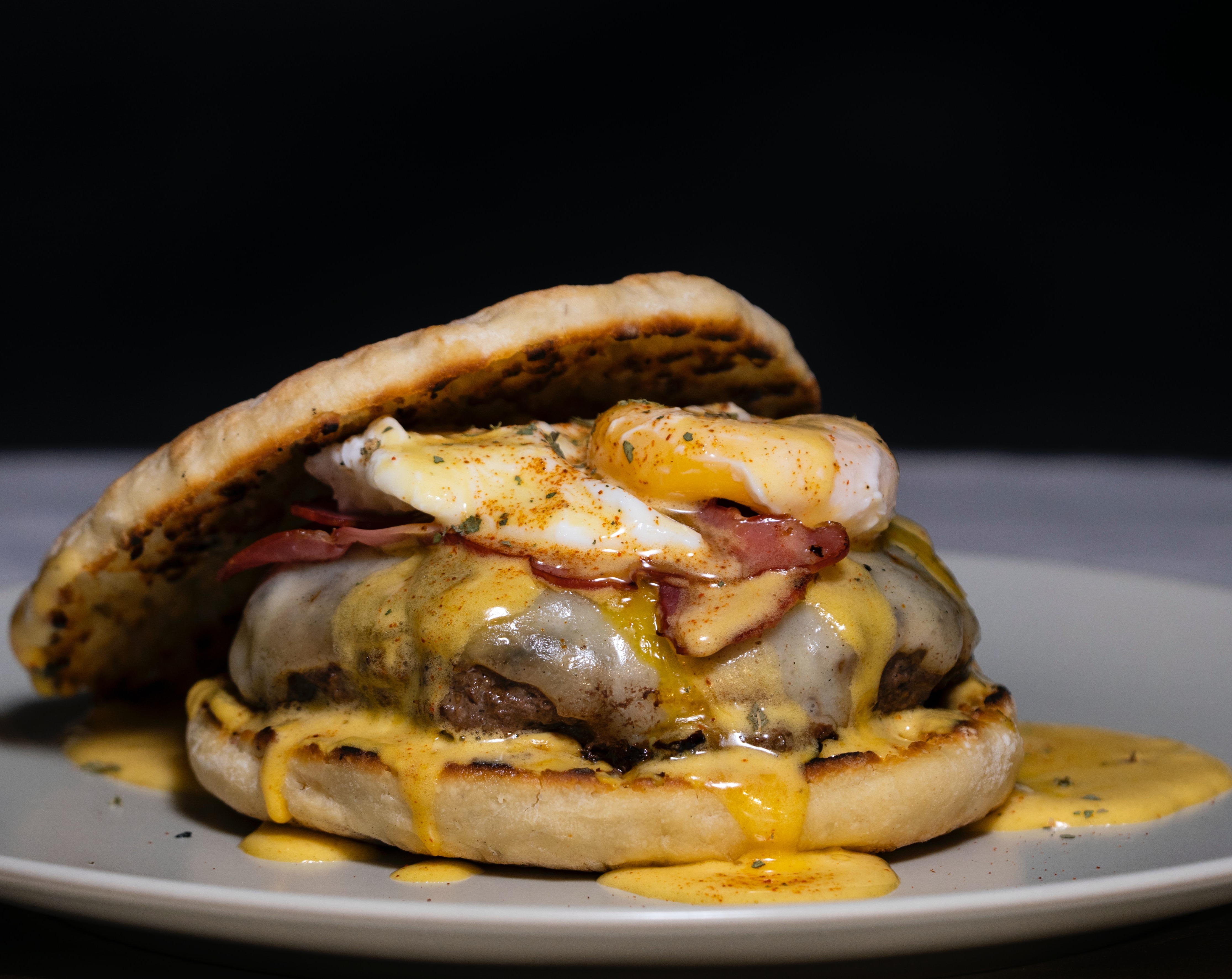Tocino huevo y queso