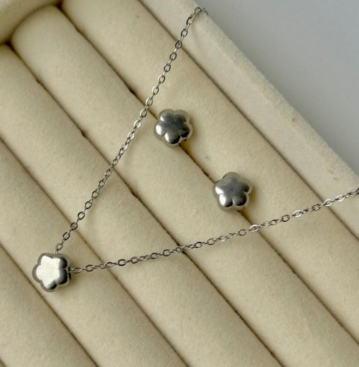 Conjunto silver flower