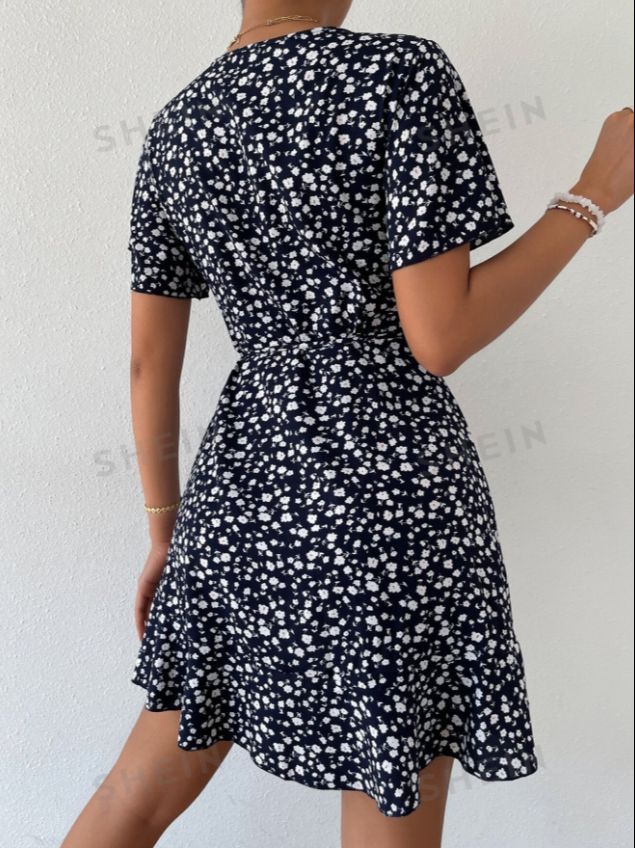 VESTIDO FLORAL CRUZADO CON CORDÓN