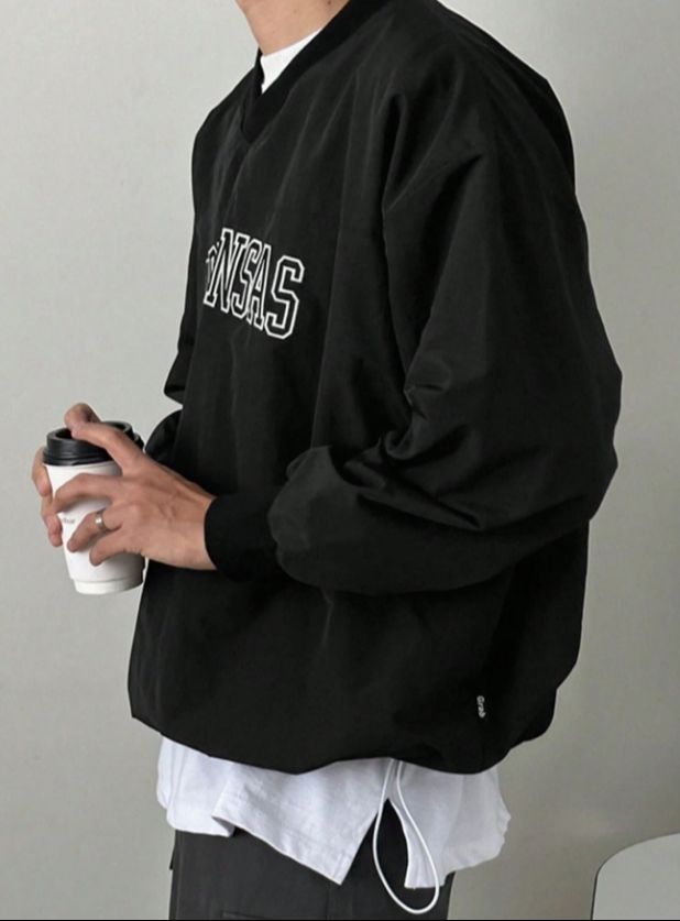 SUDADERA DE LETRAS CON CAPUCHA