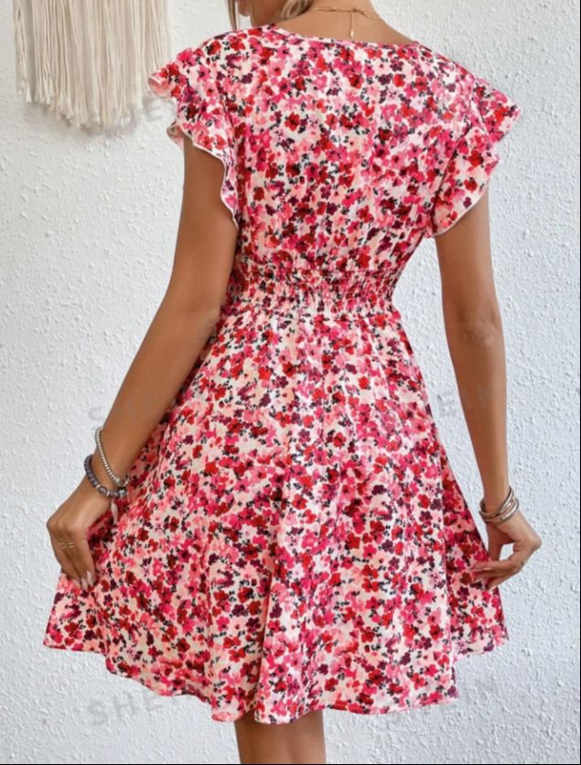 Vestido de verano floreado con ribete