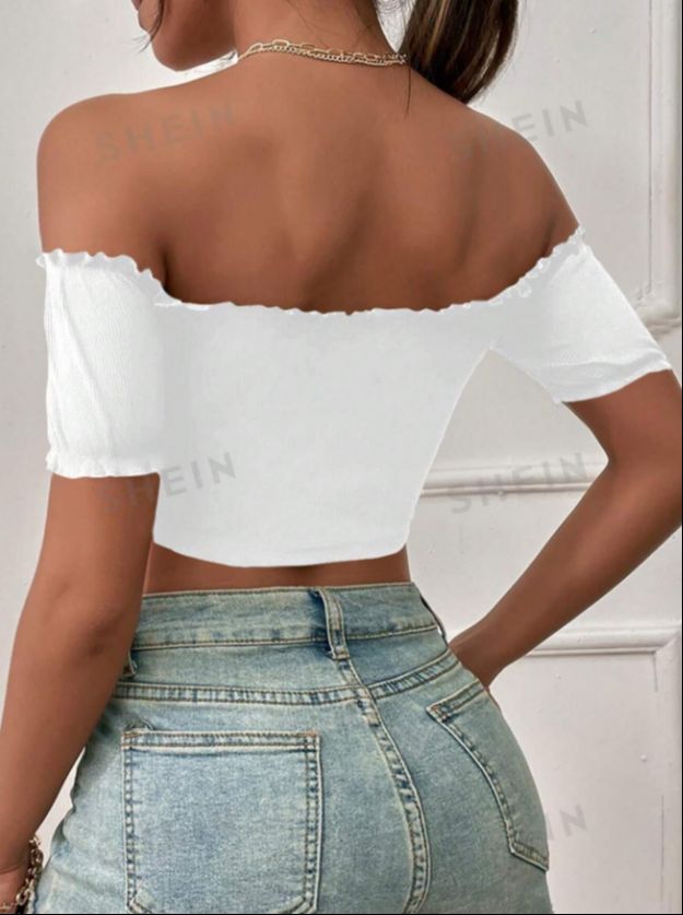 Camiseta crop top de verano con rivete