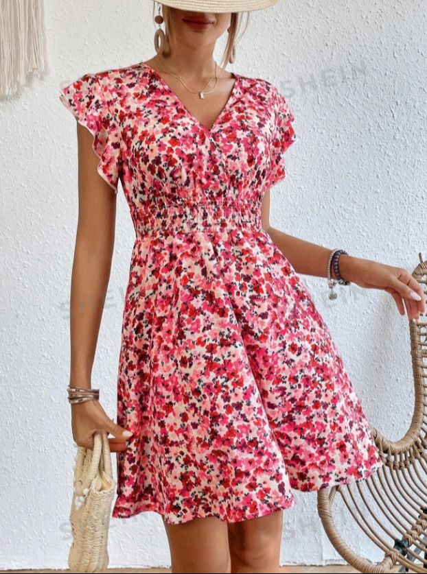 Vestido de verano floreado con ribete