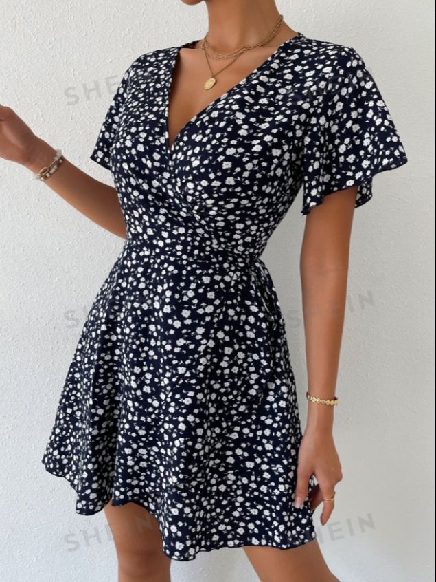 VESTIDO FLORAL CRUZADO CON CORDÓN