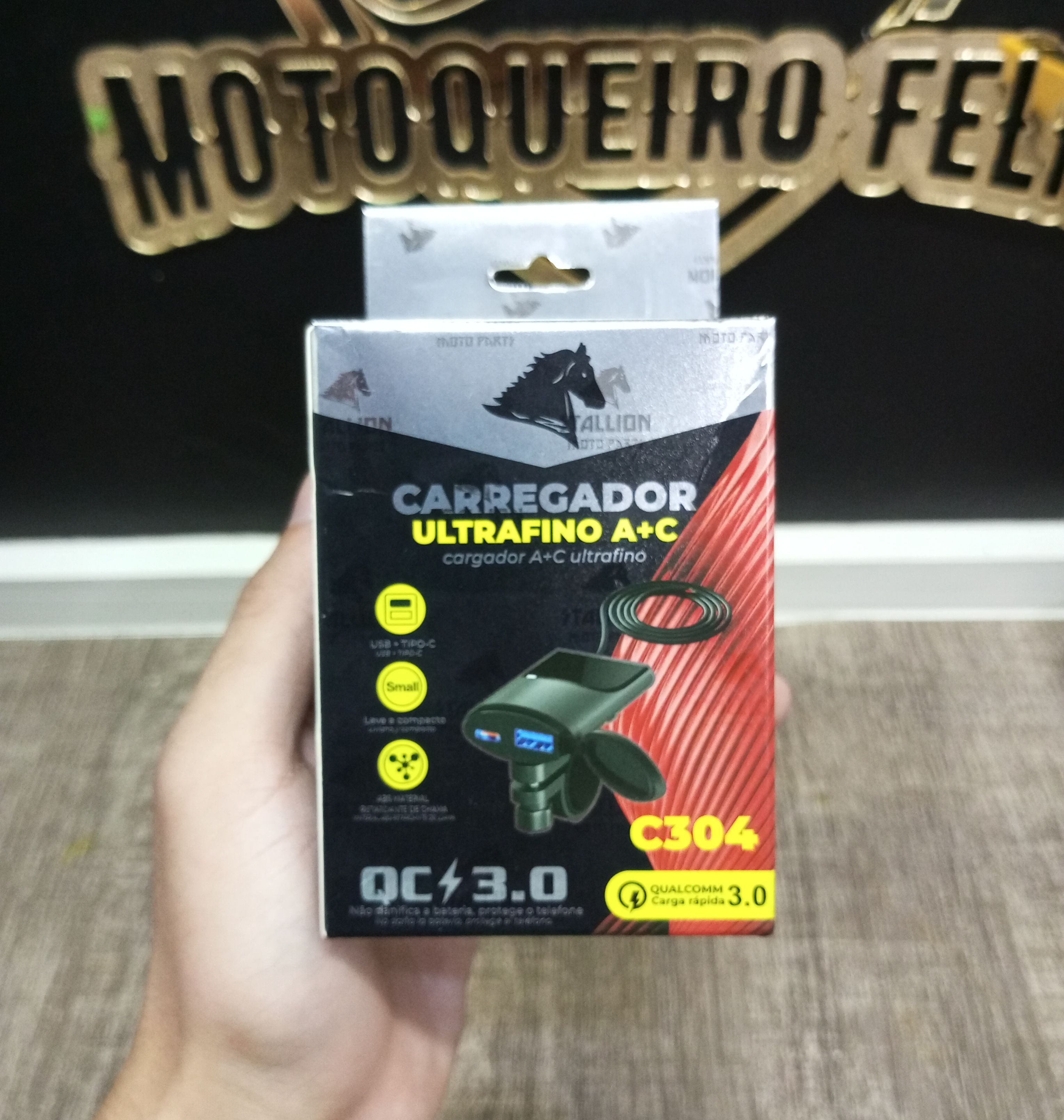 Carregador Ultra Fino 3.0 Stallion (Turbo/Power) C - 304