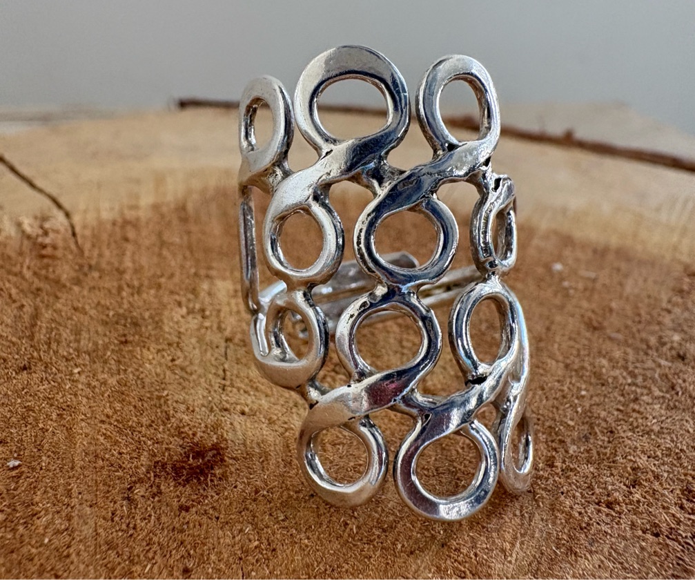 Anillo Infinitos Entrelazados