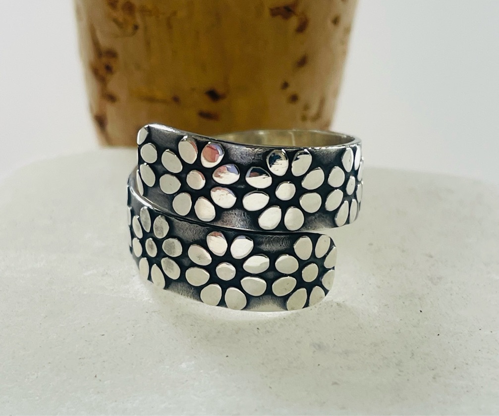 Anillo Espiral de Florecitas