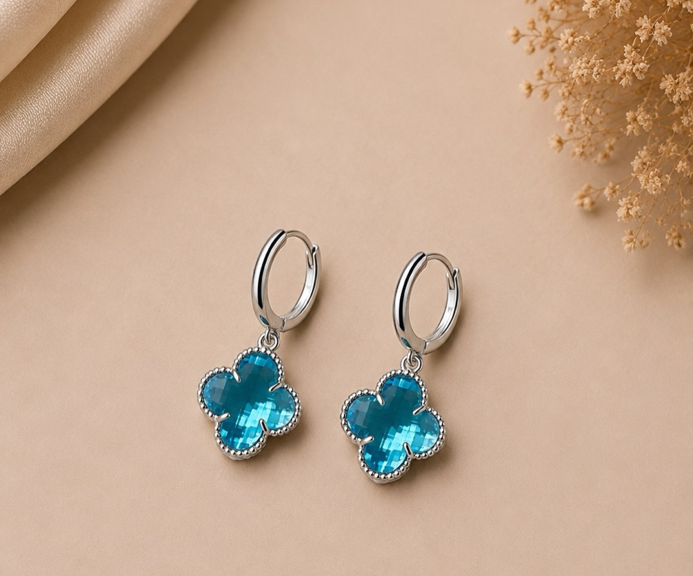Argola trevo azul