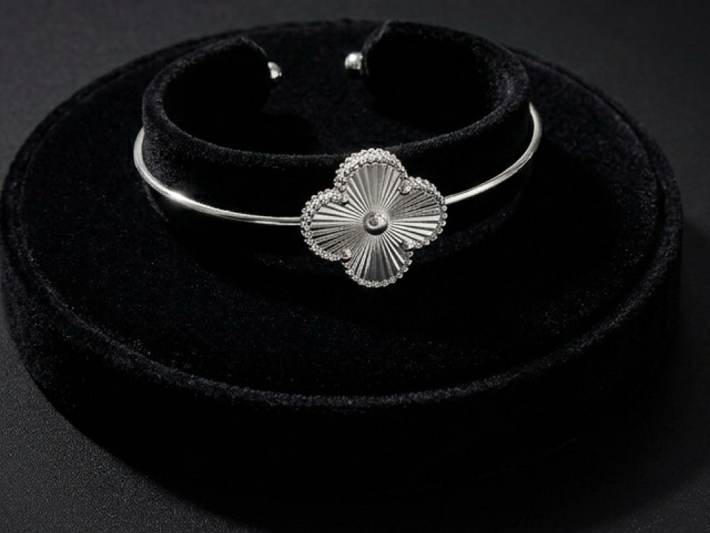 Bracelete trevo silver